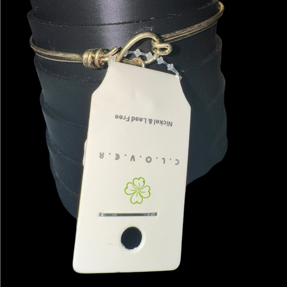 💥5 for $25💥 LOVE Bracelet NWT - Picture 7 of 11